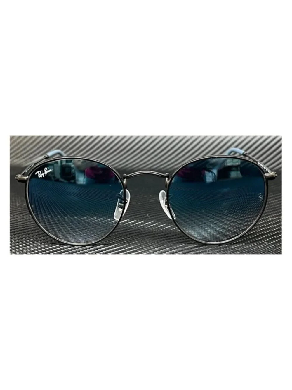New Ray Ban Men  Matte Black Sunglasses  50- 21- 145